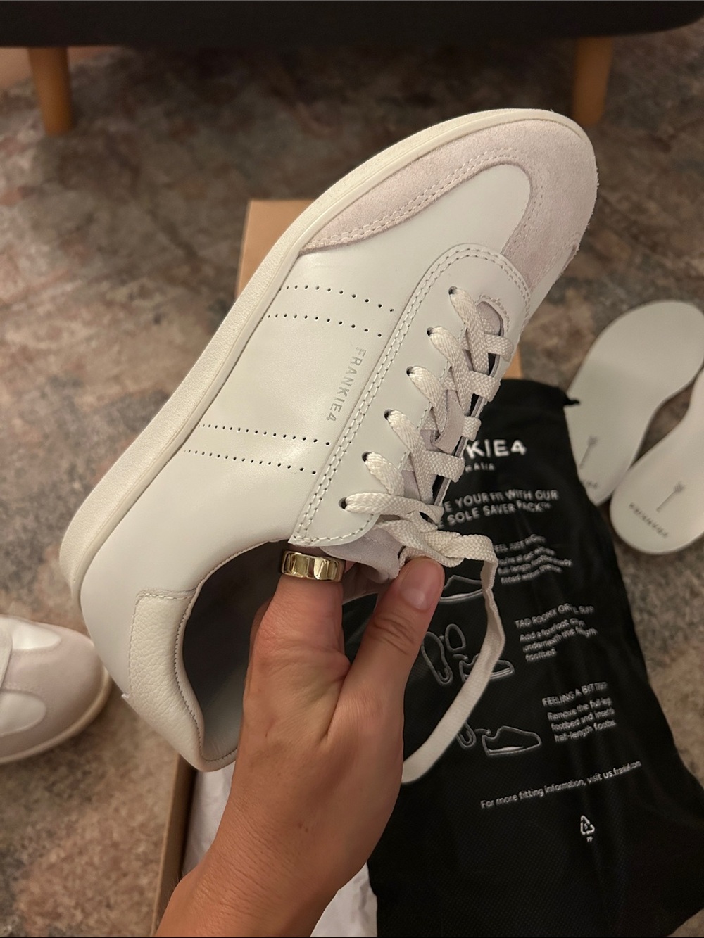 Drew White
Women's leather sneaker
